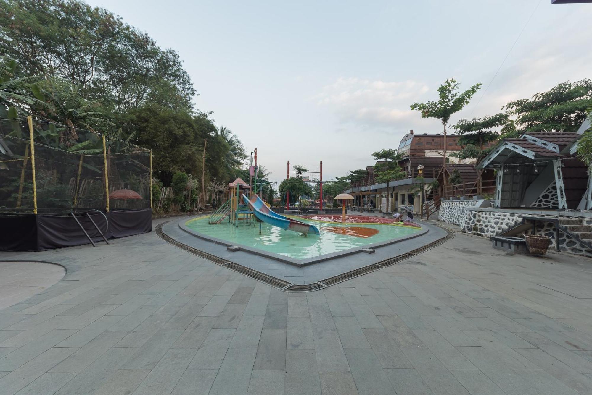 Urbanview Hotel Cianjur City Park By Reddoorz Екстериор снимка