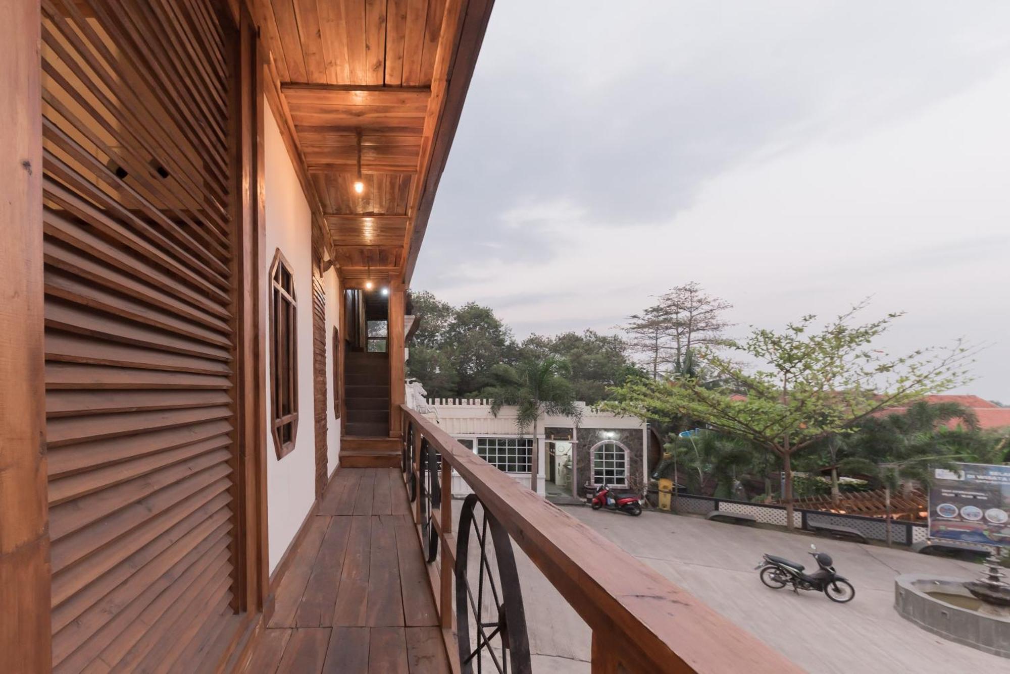 Urbanview Hotel Cianjur City Park By Reddoorz Екстериор снимка