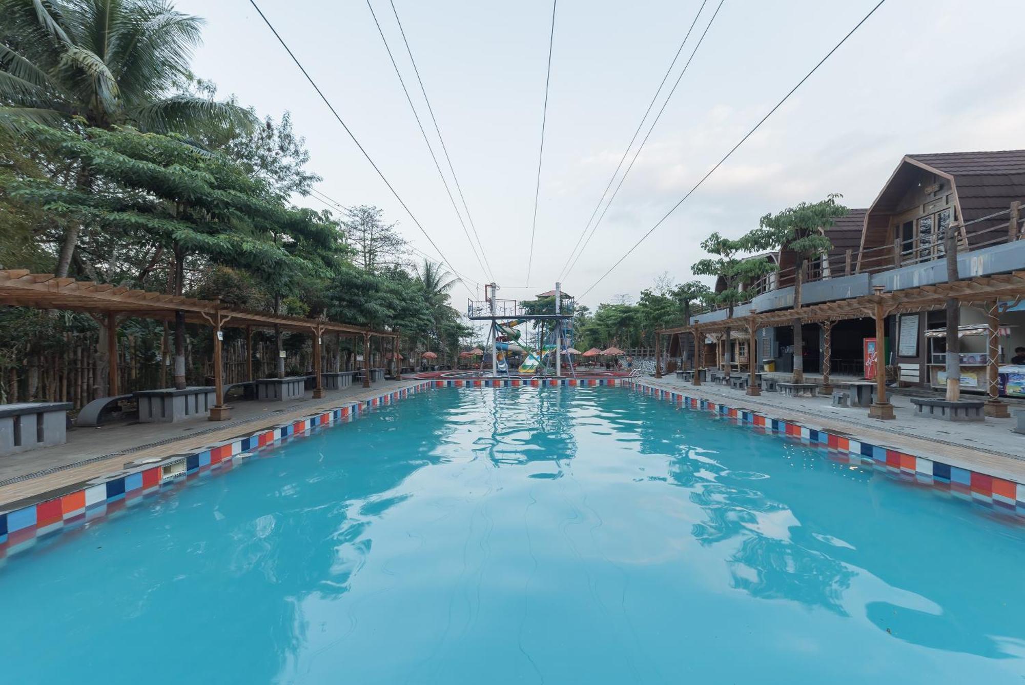 Urbanview Hotel Cianjur City Park By Reddoorz Екстериор снимка