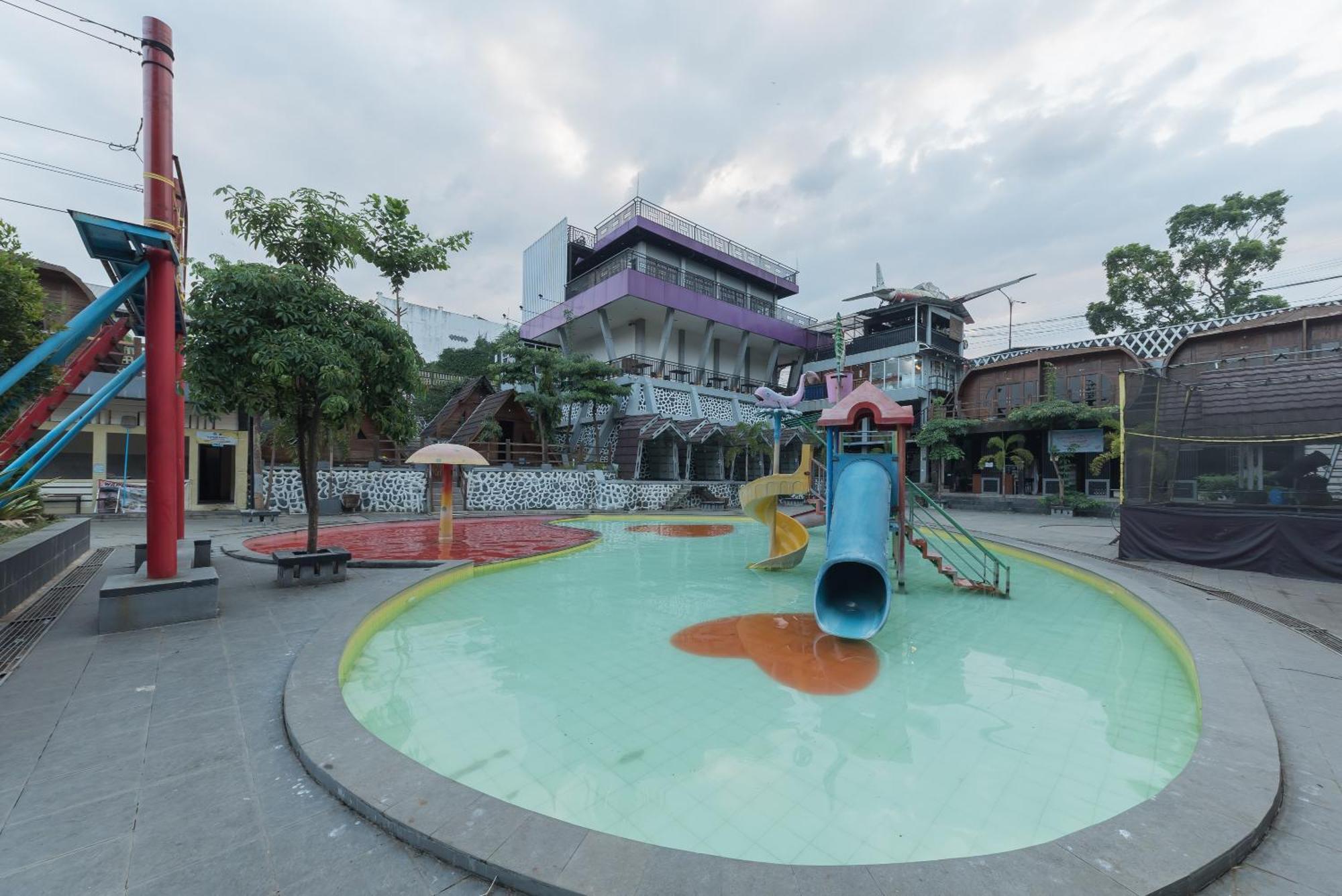 Urbanview Hotel Cianjur City Park By Reddoorz Екстериор снимка