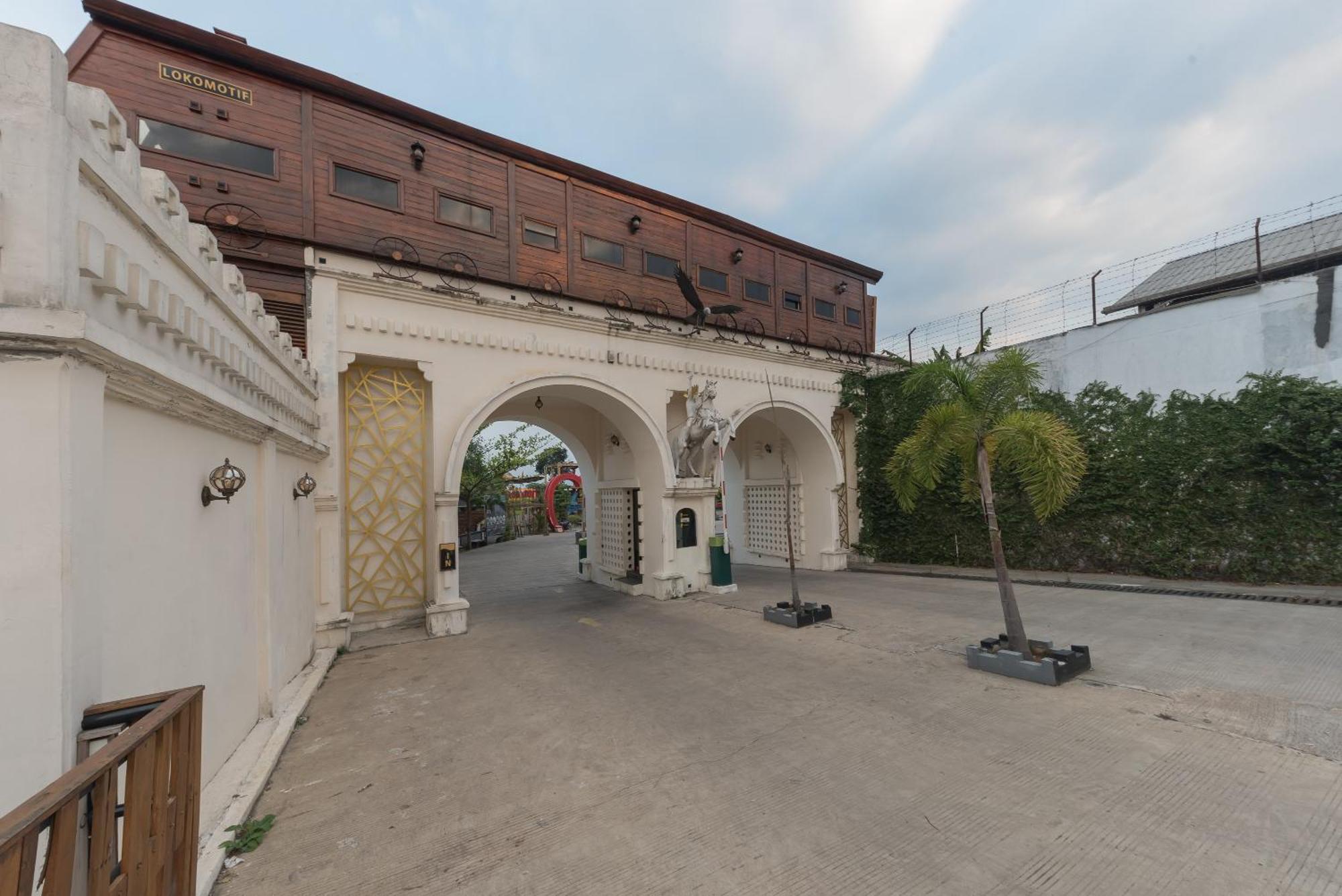 Urbanview Hotel Cianjur City Park By Reddoorz Екстериор снимка